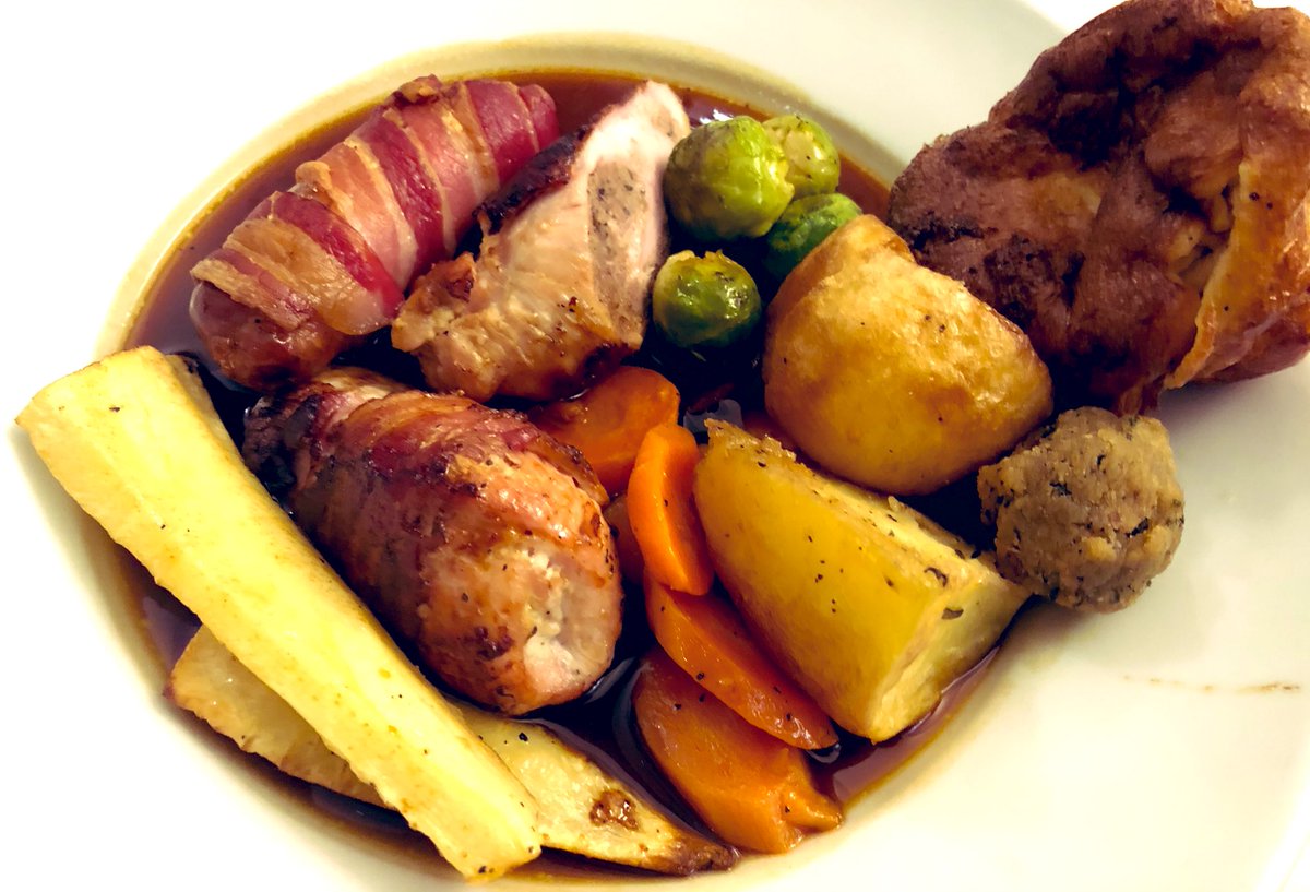 JeremysFoodTour's tweet photo. A very solid meal at @breadandbitter spiced parsnip soup with added texture from the crisps. The turkey roast was a great portion and the pig in blanket was a particularly stand out item! #ChristmasMenu #Nottingham #BreadAndBitter #JeremysFoodTour https://t.co/eaw5ZZwlhF