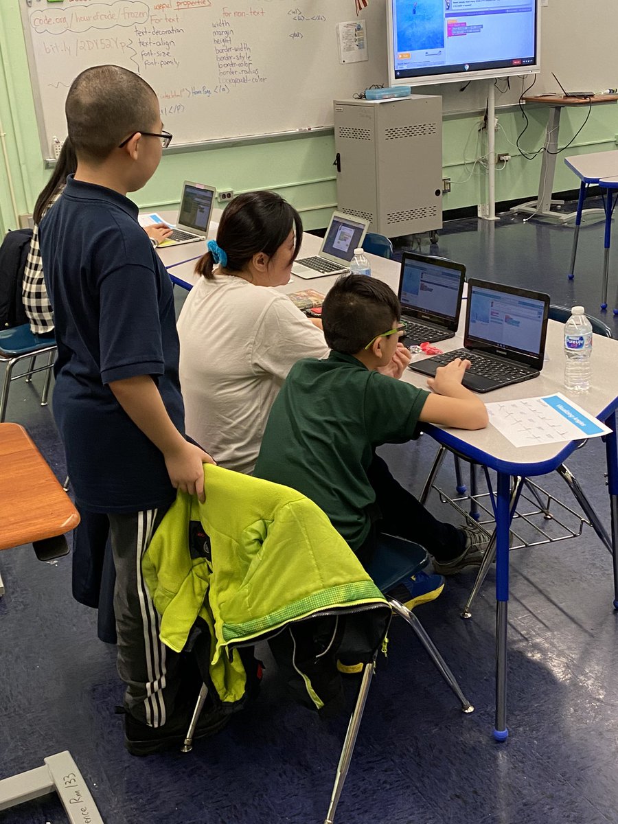 MsNicoleButler1's tweet photo. Happy Computer Science Education Week! Our CS teacher Mr. Saltos, is hosting an event for students and their families to be introduced to https://t.co/XDvvhHrNCm with some help from some of our CS 8th grade students! #CSEducationWeek #CSEdWeek2019 #hourofcode #CS4all #JHS189q https://t.co/EQhxtUezuM