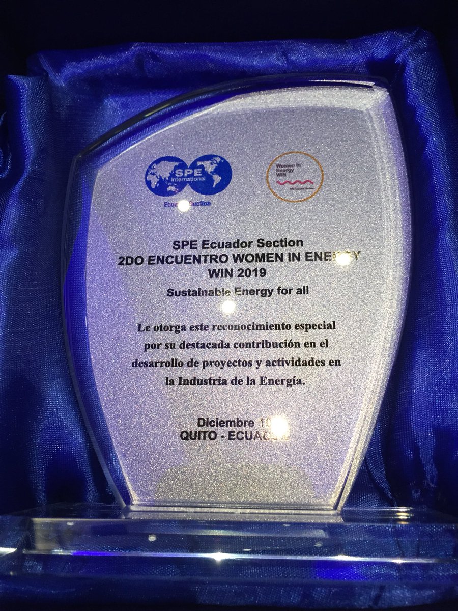 KreabEcuador's tweet photo. Con gran éxito finaliza el Segundo Encuentro “Women in Energy Ecuador 2019” #SPEcuadorSection. @ClaudiaArteagaS Managing Partner de @KreabEcuador lideró la premiacion a las mujeres que se han destacado en el sector energético.
¡Felicidades! https://t.co/vkvfZHGz6B