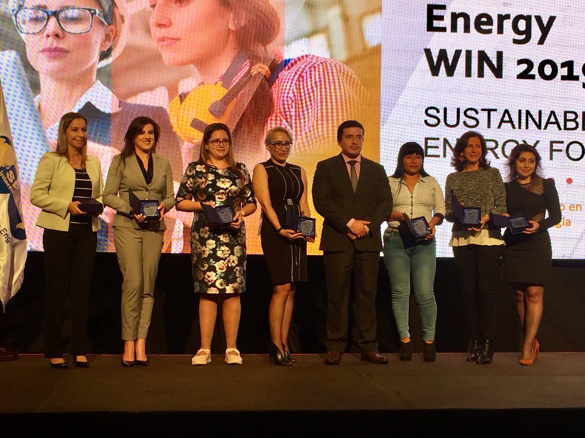 KreabEcuador's tweet photo. Con gran éxito finaliza el Segundo Encuentro “Women in Energy Ecuador 2019” #SPEcuadorSection. @ClaudiaArteagaS Managing Partner de @KreabEcuador lideró la premiacion a las mujeres que se han destacado en el sector energético.
¡Felicidades! https://t.co/vkvfZHGz6B