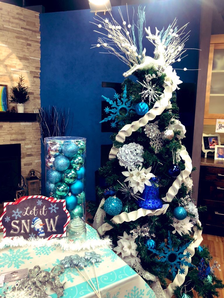 Decorating for the holidays has never been easier! @99Only has affordable decorations that’ll capture the #holiday season.