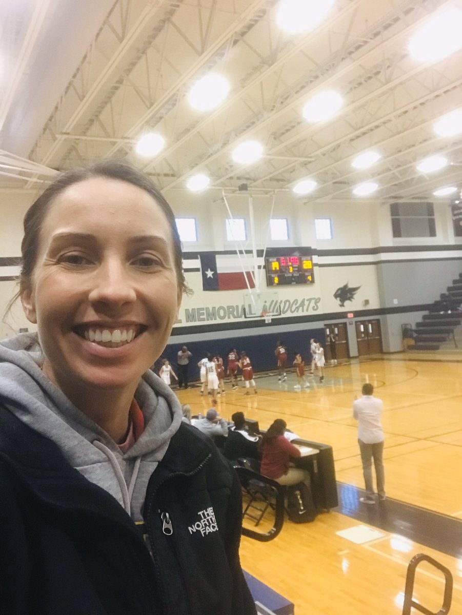 MrsV212's tweet photo. Cheering on @CWBballgirls at Tomball Memorial tonight ๐ #cywoods212 #CWstaffunity https://t.co/fWO6YB4afU