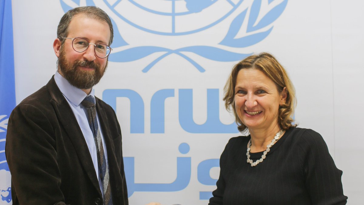 UNRWA's tweet photo. الأونروا ومكتب التمثيل النمساوي في رام الله اتفاقية بقيمة مليوني دولار لدعم لاجئي فلسطين في سوريا. وفي الصورة يبدو مارك لاسواوي وهو يصافح أستريد وين بعد توقيع اتفاقية التبرع الحيوي للاجئي فلسطين في سوريا. شكرا للنمسا!
https://t.co/BWhG4U4P24
#AustrianDev #AROinRamallah https://t.co/5cNDelZ6U1