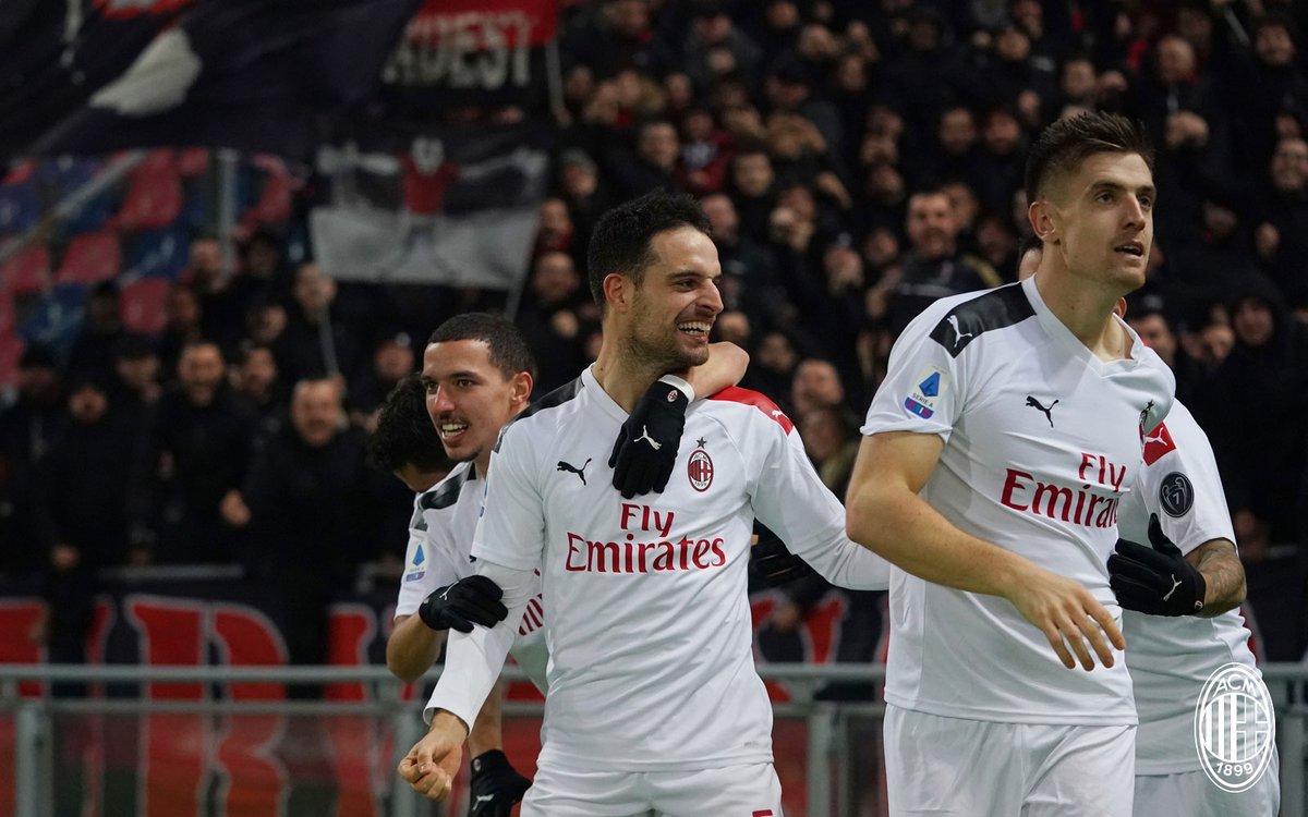 mnbermilan's tweet photo. بعد تسجيله ضد بولونيا الأحد الماضي، انضم جياكومو بونافينتورا إلى باولو مالديني وماريو ��الوتيلي في تسجيل 33 هدفا بقميص ميلان ..

[@MilanNewsit] https://t.co/jzBRvDG80B