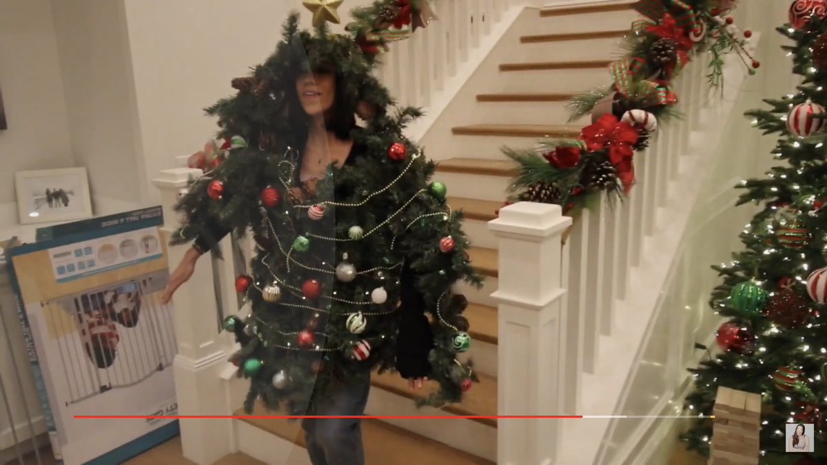 bestballingerss's tweet photo. “tomorrow everyone’s gonna say did you get in a fight with a bunch of cats? and ill just say no i just went to an ugly christmas sweater party”- colleen ballinger december 2019 😂😂 @ColleenB123 @MissRBaller #UglyChristmasSweater #gowatchthevideo https://t.co/UhRnIBhAYV