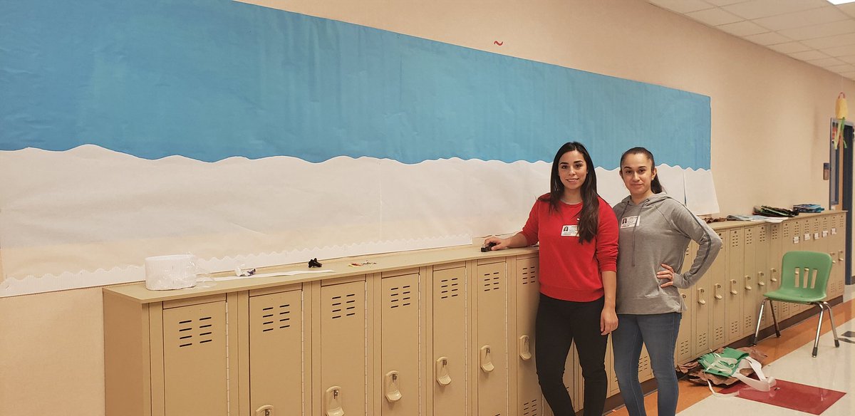 TheStephMorgan's tweet photo. We are grateful here at the @ECCFalconsNest for parent volunteers from Mrs. Cavazos's class! They are so kind to donate their time to spread holiday cheer to our ECC community! #ECCchoosekindness @ChannelviewISD #becvisd #proud2becvisd #inourhands https://t.co/kaZoYEvnLz