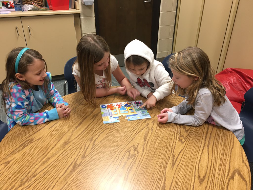 Ocall7890's tweet photo. Second grade peer buddies in action with their preschool buddy! @MsBetsyOW @SD113A #OWbears https://t.co/ALVqc7UWHc