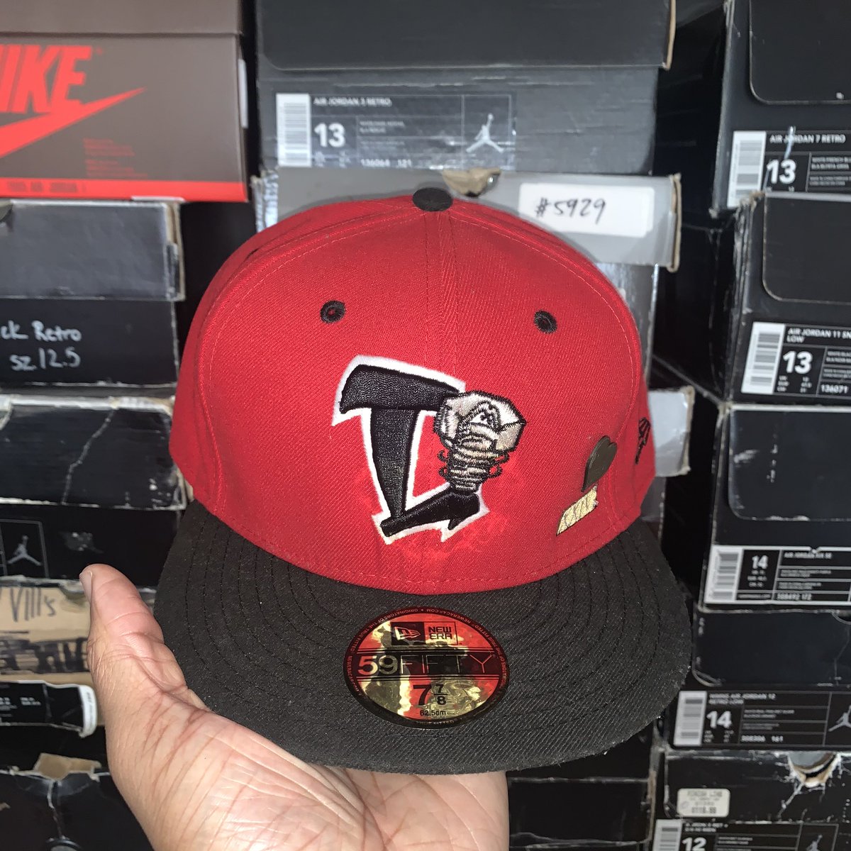 And last but not least, the  @HeartOfXXiV x  @LansingLugnuts collaboration, profits went to local city school programs, my absolute favorite Lugnuts fitteds of them all. Good people. Good cause. Great hat