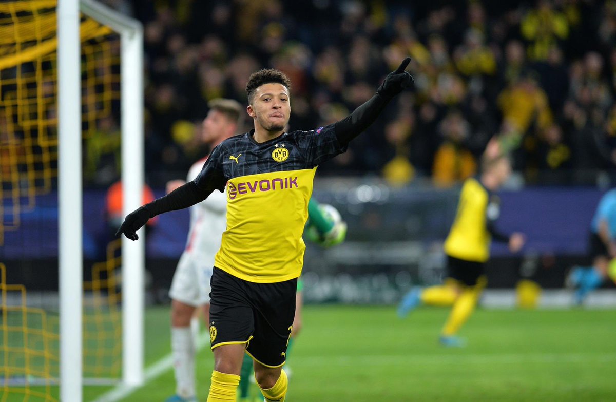 Sanchooo10's tweet photo. Last 16! 🤝✅ @BVB https://t.co/LhwGYeuvOw