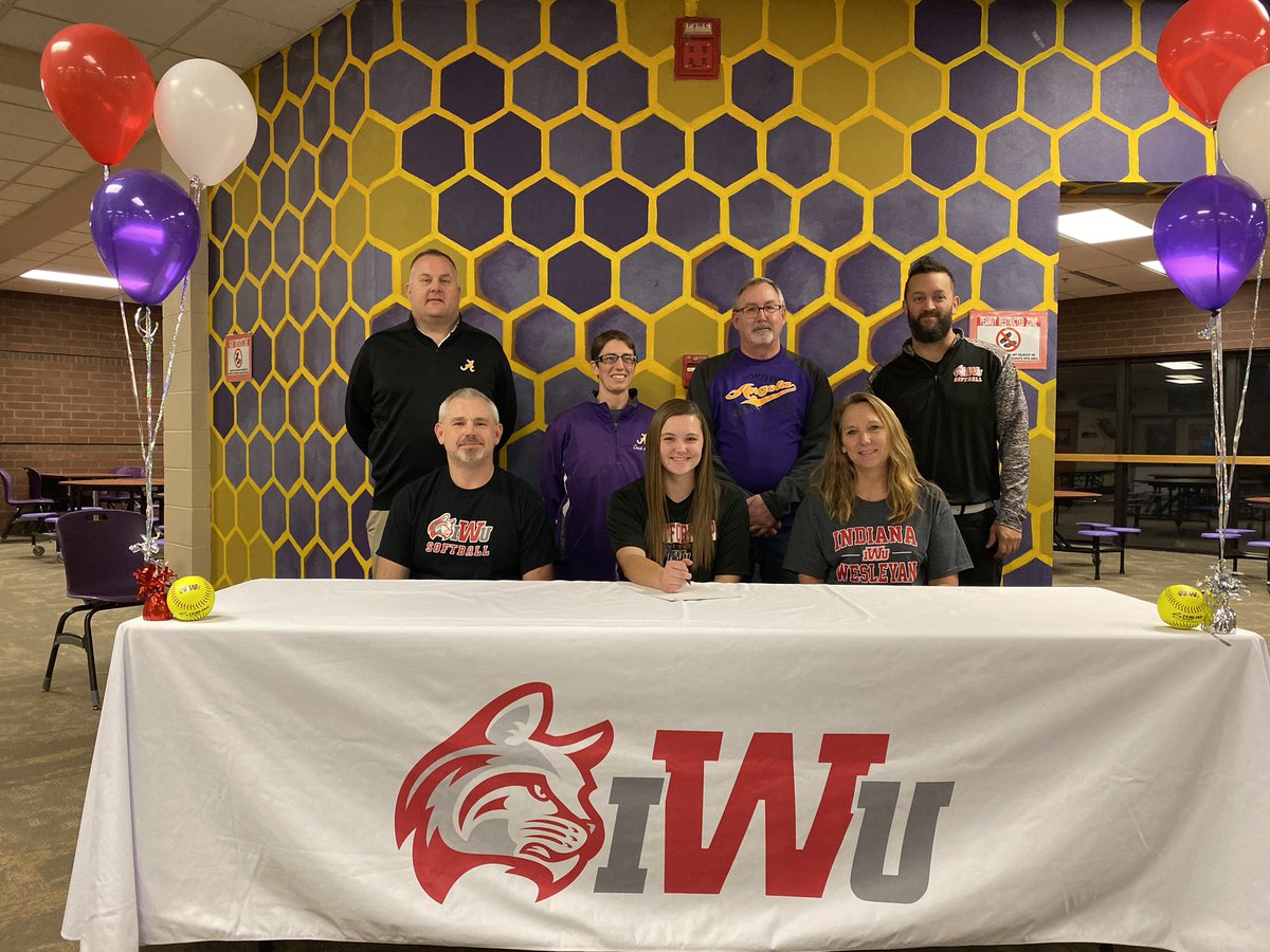 SteveLantz1's tweet image. Congratulations to Amanda Cope for signing here NLI to play softball at Indiana Wesleyan! #Apide