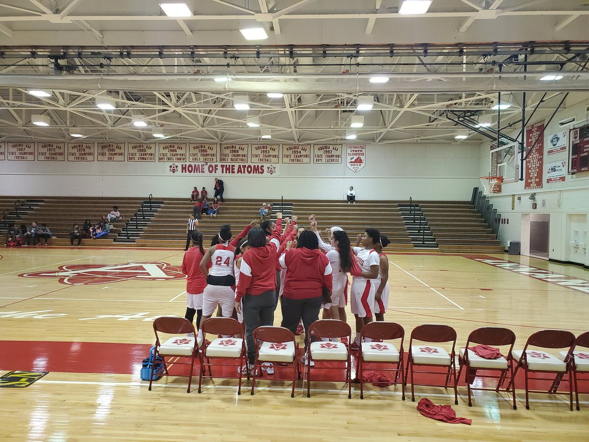 BE XSTREAM tweet media