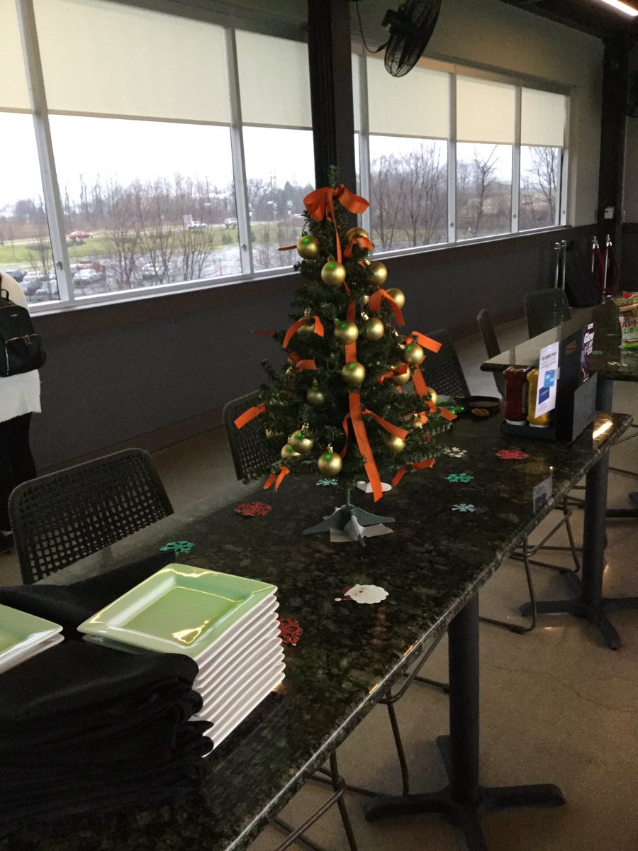 veronica tweet media