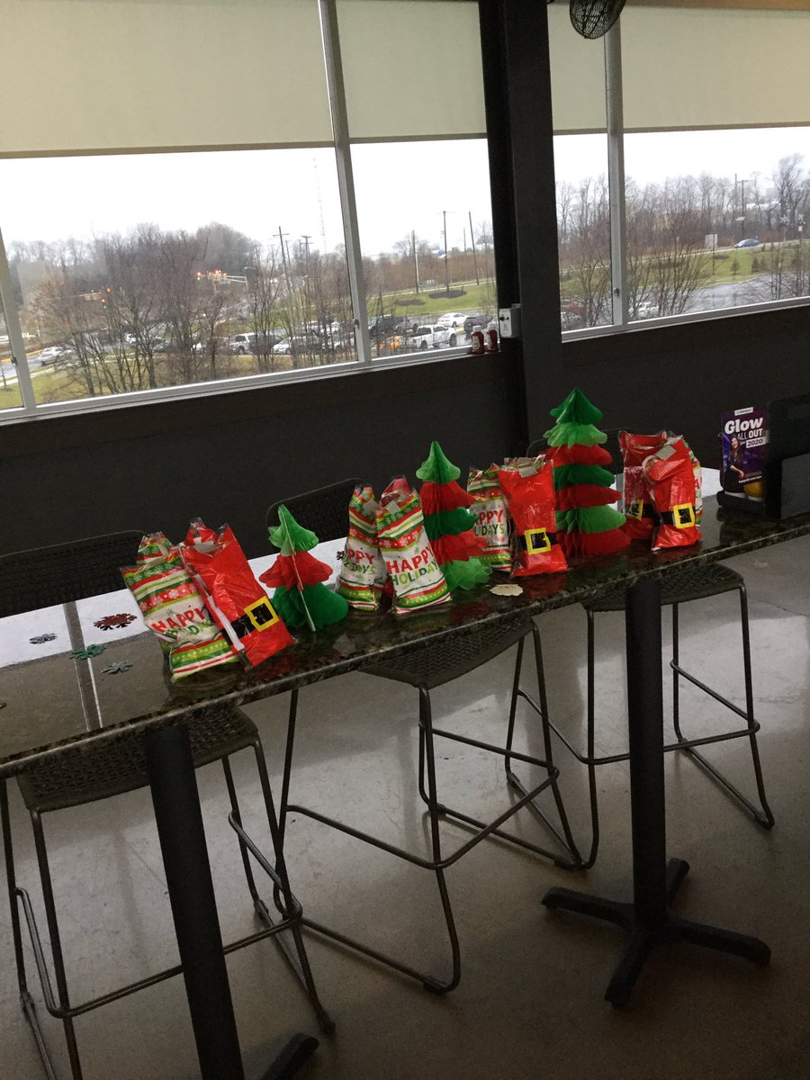 veronica tweet media