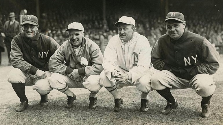 KeysSteven's tweet photo. @tcm "Favorite" M&B (♫) from #MeetMeInStLouis?
That's a little like asking, who's our favorite slugger on the 27 Yankees, no? Lou 'Little-Christmas' Gehrig or George 'Jump-a-Trolley' Ruth? Sometimes I like to cry (Lou), sometimes I like to #rollick (Babe). #TCMBigScreen https://t.co/RegaIOUZx8