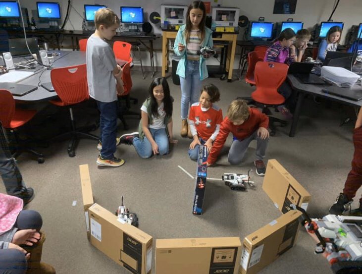 KayeleeFreeman's tweet photo. These 4th graders worked so hard building and coding their own robots! So proud! Thank you to Mr. Raske for your patience, guidance, and expert robot knowledge! 😉#STEM Check it out! https://t.co/ZaIOeFGtxn https://t.co/Ht3iRxK5AS