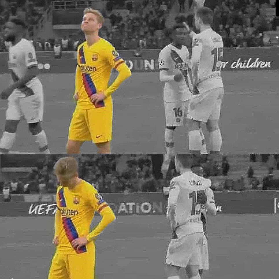 Juezcentral's tweet photo. Termina el partido. Los jugadores del Barça celebran tras vencer al Inter. Frenkie De Jong mira los resultados en las pantallas del estadio y se da cuenta que su amado Ajax fue eliminado. Su reacción... #Juezcentral https://t.co/rzDaZVI82G