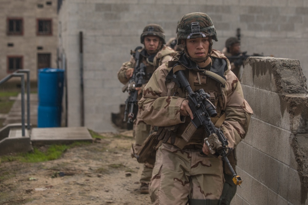 USPACOM's tweet photo. @PacificMarines with @1st_Marine_Div participating in #SteelKnight20 increasing the ability of all Marines to plan, communicate and conduct operations @MCIWPendletonCA. #SemperFidelis #Lethality #FreeandOpenIndoPacific #Readiness https://t.co/BeTIEZXGnK
