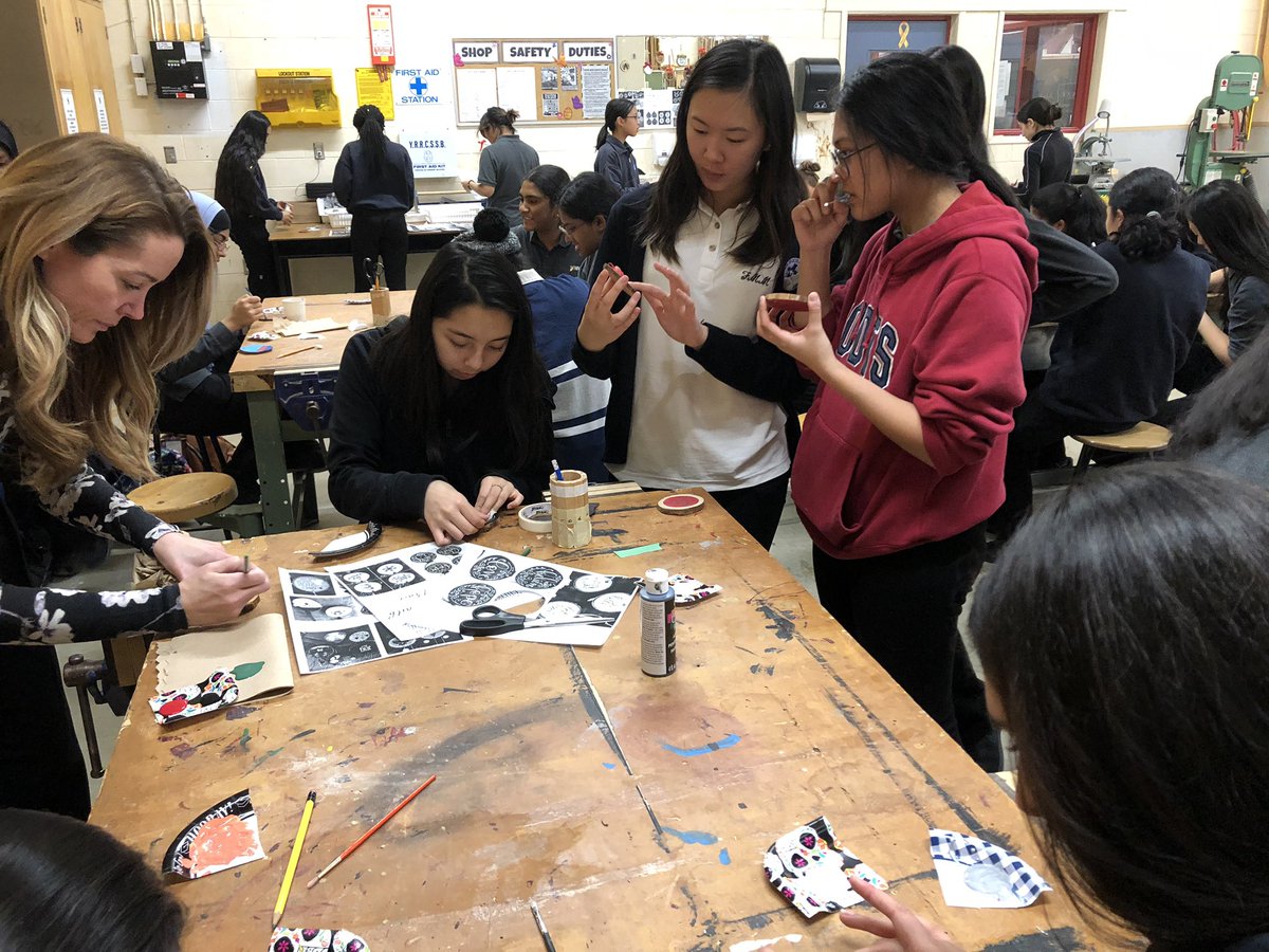 TechFmm's tweet image. The female students at FMM finished their hand crafted wood ornament today. @FMMtweets @fmmrobotics2019 @TechFmm #womeninconstruction #womenintech #womenintrades