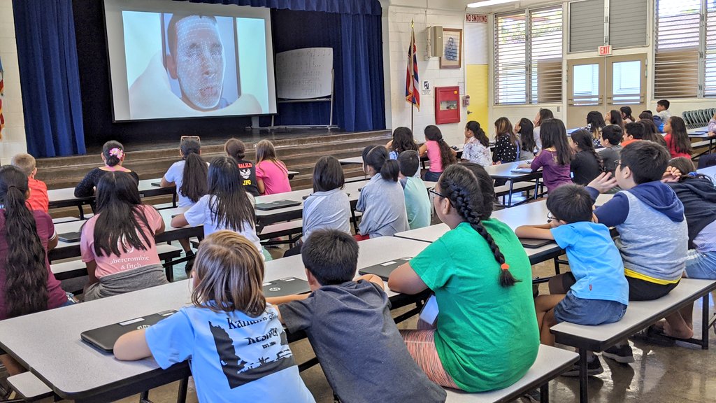 LunaliloElem's tweet image. Gr. 4 #HourofCode Pow-Wow, learning about AI (artifical intelligence) and machine learning, whole training their AI to recognize patterns of fish, sea life, and trash to help clean the ocean. #CSforGood #csfundamentals #CSweek @HIDOE808 @HIDOEOCID