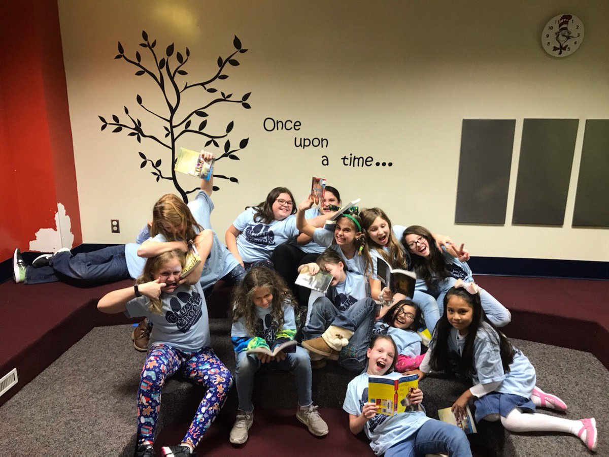 ms_leckie's tweet photo. Introducing Clear Creek’s Battle of the Book team! #welovereading #readytobattle @clearcreekcubs https://t.co/W8xLeZACv0