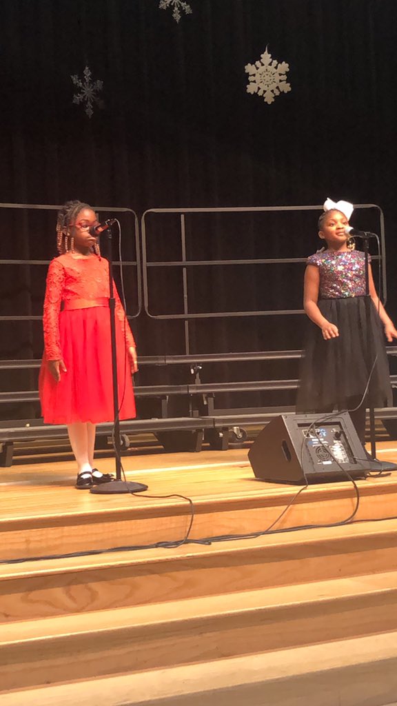 DrJanetWright's tweet photo. PES Holiday Program 🎄@PEStangs 
#Mustangsmatter 
#spsproud 
#BuildingtheBestSPS https://t.co/XGpXi1FloA