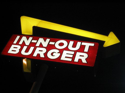 fox13seattle's tweet photo. In-N-Out Burger opening its closest location to Washington https://t.co/bvKv8Tg1bo https://t.co/vGRR1jpa9W