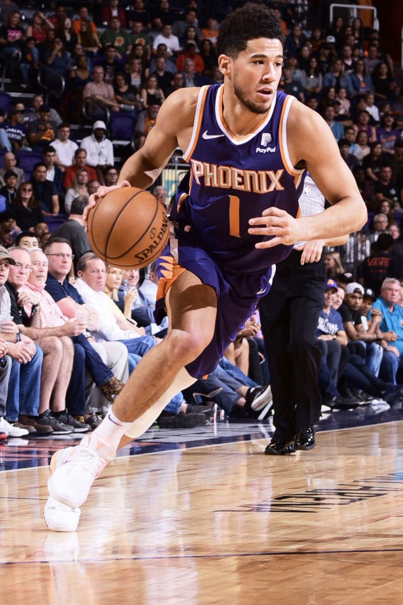 HilltopNBA's tweet photo. Devin Booker this season
➖➖➖➖
• 25.5 PPG
• 6.3 APG
• 3.9 RPG
➖On pace to become the 9th player in NBA history to join the 50/40/90 Club
➖Suns are currently 8th in the West and have a realistic chance to make the playoffs for the first time since 2010

All-Star Worthy 🔥 https://t.co/RmhcbqHXyU