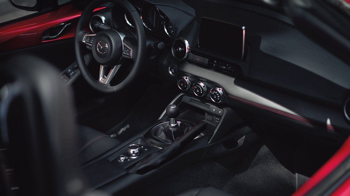 ThayerAuto's tweet photo. When you drive a Mazda MX-5 Miata, you’ll feel as good as you look thanks to sophisticated interior amenities. https://t.co/piIffAxFzW