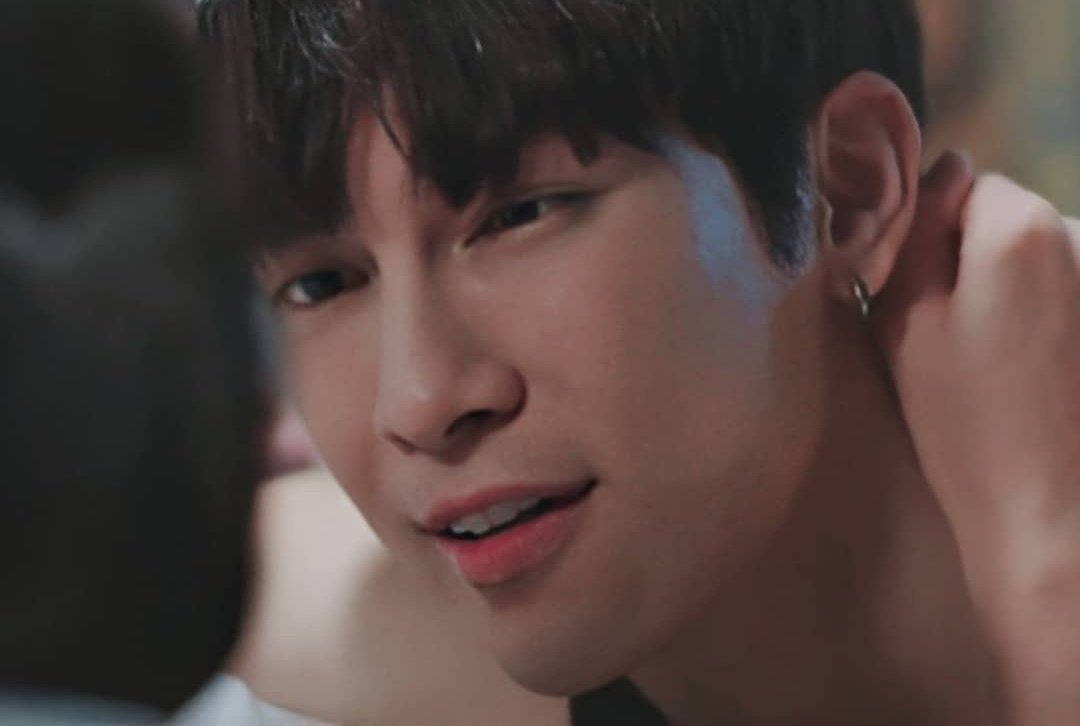 mmodd04's tweet photo. มูฟไม่ไปก็อยู่นี่อยู่แหละจนกว่าจะวันจันทร์ ~
#TharnTypeEP10 #MewSuppasit https://t.co/eRlZEsNitj