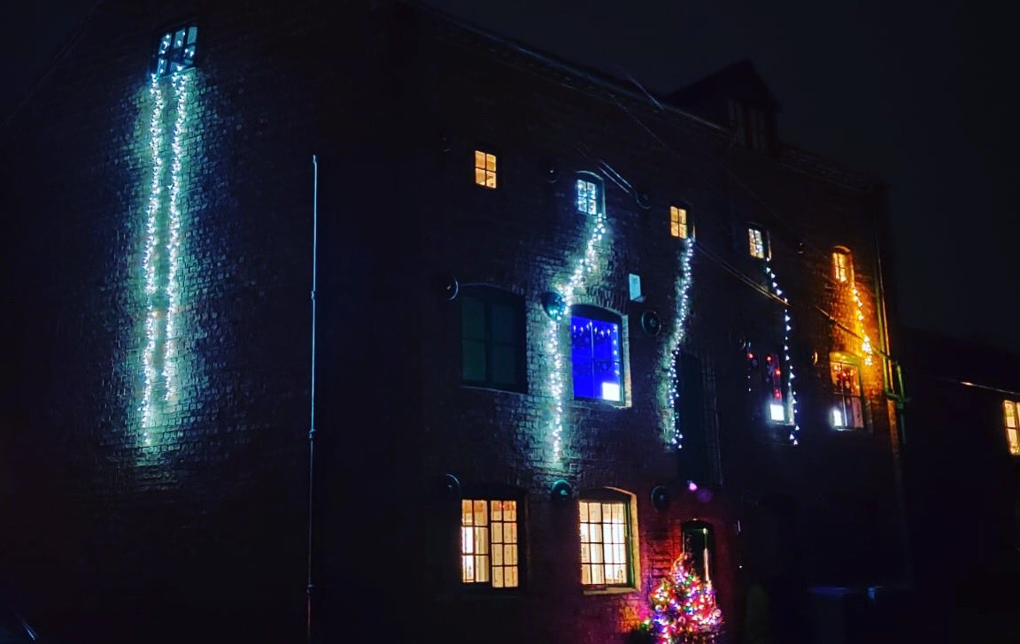 wearespace2's tweet image. Goodnight from SPACE-2 HQ. That's a wrap on Tuesday. #headoffice #space2  #space2locations #film #tv #events #produce #photography