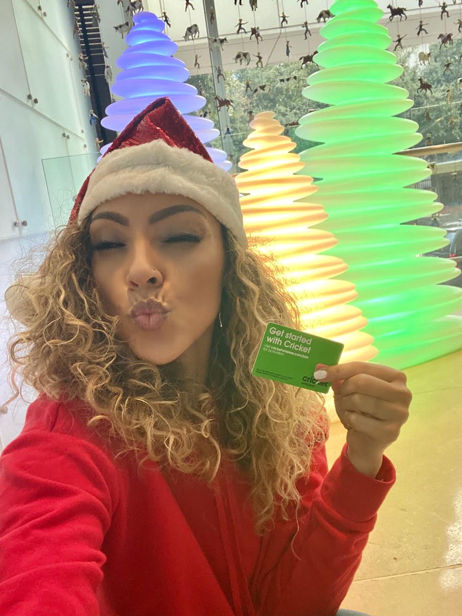 I'm so excited to team up with @cricketnation to give back to some deserving families this holiday! Log on to 12daysofcricket.com and nominate a deserving family for a chance to win $1,000 in gifts, LG Harmony 3 w/a year of Cricket Wireless Service. #SmileOn #12DaysOfCricket