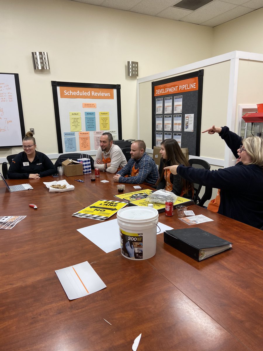 What a great specialty Tuesday! Emily from whirlpool teaching new innovations from whirlpool then a surprise appearance from Jeff at HDI to give some recognition to Andrea for a big Cabinet makeover sale. #pipelineextravaganza