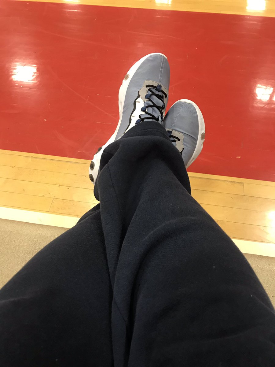 CoachBZinn's tweet photo. Back at it so you know what’s next!! Have a special 2 for 1 Chonicle tonight!!
#Searchin4a💎 #WhyNotBeaScottie https://t.co/h6jnHucnBO