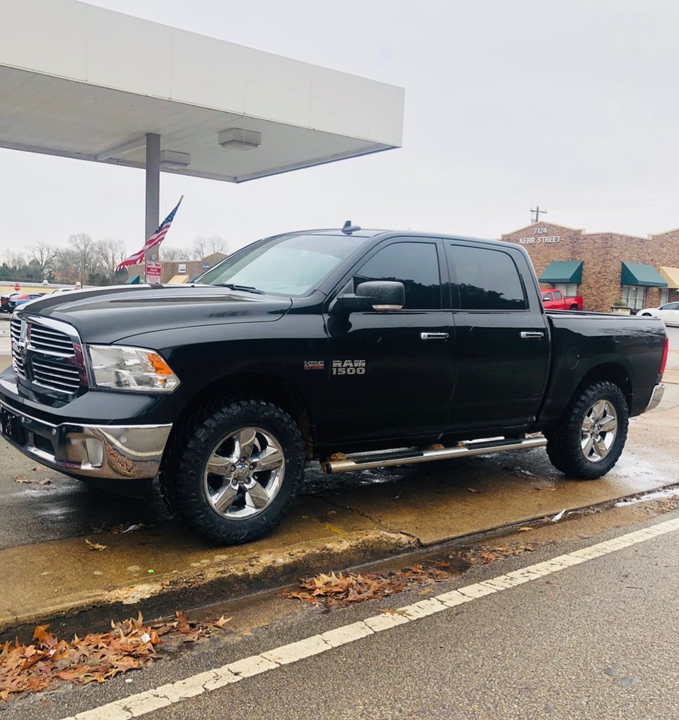 Leveling kit & some @NexenTireUSA MTs 35 1250 20s. Thanks for the business and Sweet truck! #Darbys #MudTiresforChristmas #Tireshop #DodgeRam #procomp #levelingkit  #TiresinOxford