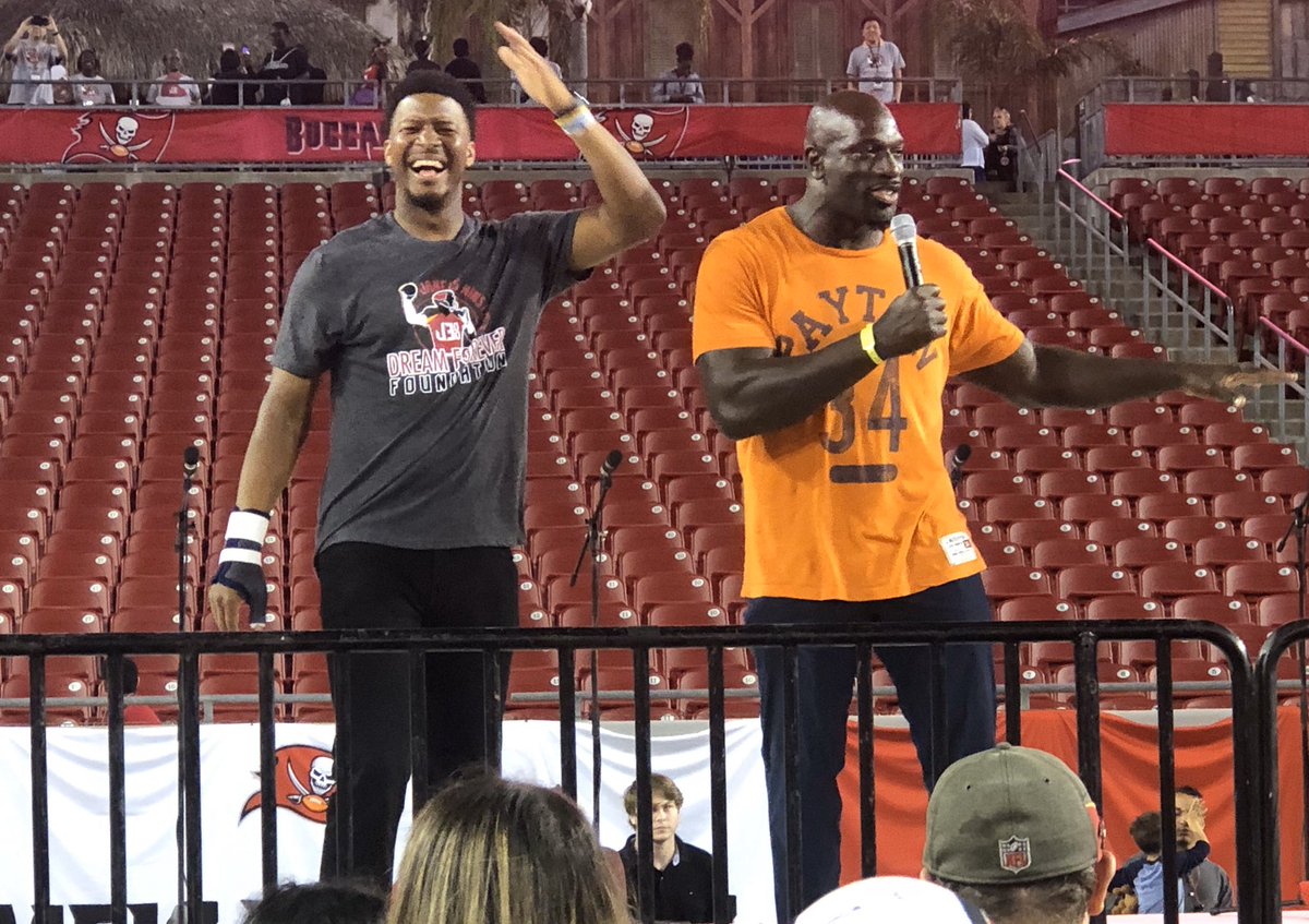 WWE wrestler <a href="/TitusONeilWWE/">Titus O'Neil</a> out here supporting Jameis Winston’s charity event. Who says a #Gators and #Noles can’t work together? #Bucs #GoBucs