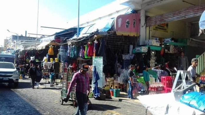 TehuacanDigital's tweet photo. Culminan con ocupación máxima #textileros de #Tehuacán.

Los trabajadores deben cumplir horas extra, quienes son pagados de acuerdo a lo establecido y han tenido que ampliar su contrato. https://t.co/krrsggu22s vía @Tehuacán Digital https://t.co/OzNMgdplFJ