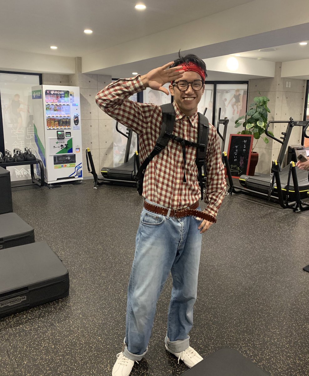 現役の格闘家で躊躇なく人のベルト巻く人はじめてみた。 ベルトに拘ら