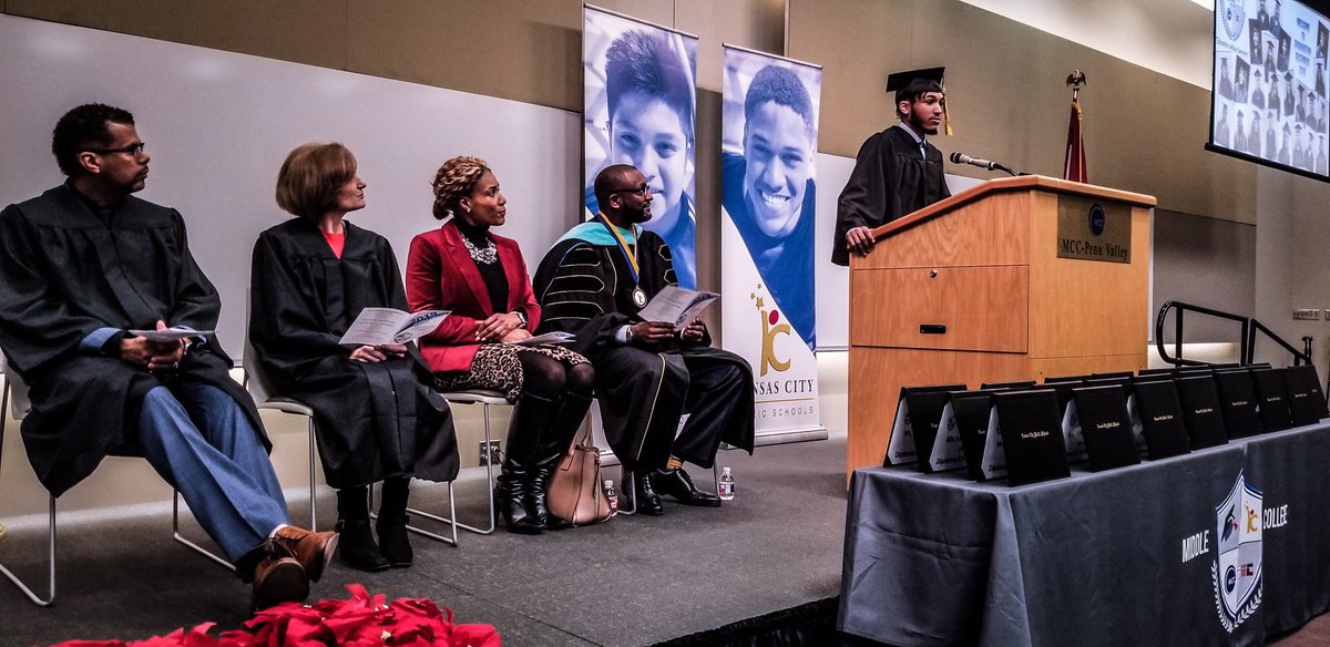 RayWeikal_KSD's tweet photo. Congratulations to all of the @kcpublicschools @MCCKansasCity Middle College Program students who earned their high school diplomas tonight and are ready to make their mark! #ourtimekcps #KCMiddleCollege https://t.co/mcBPnWwhrW