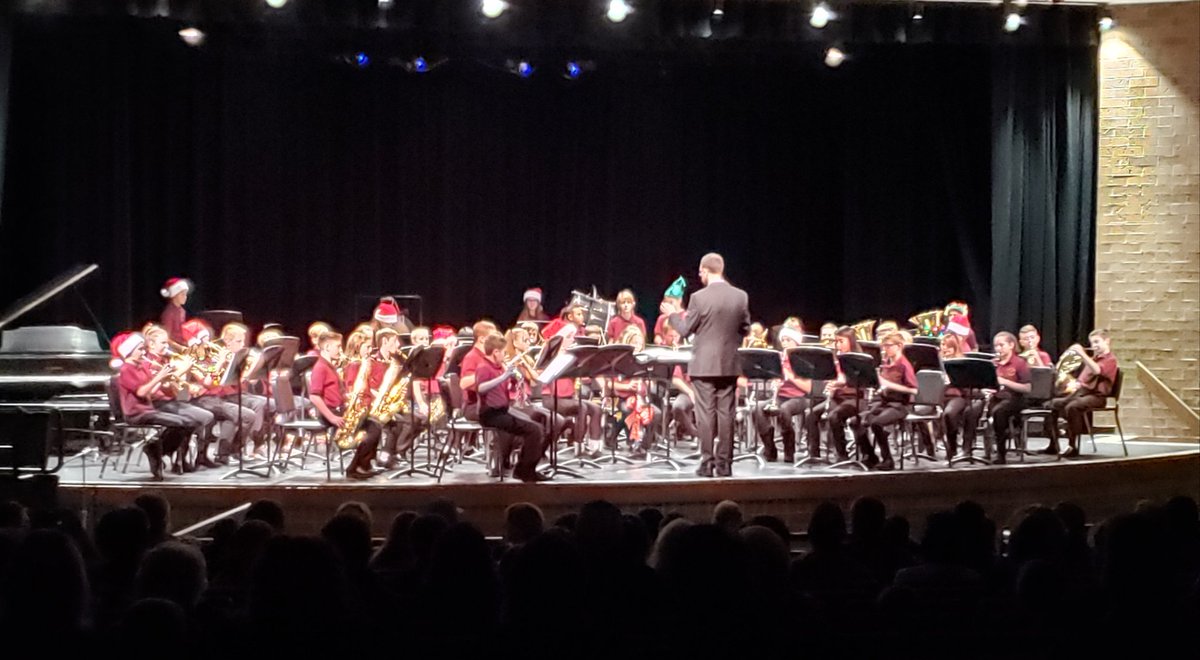 grumpyhistoryt1's tweet photo. 6th Grade band at the Holiday Concert!
#wmswizards https://t.co/e6fjV5MXjx