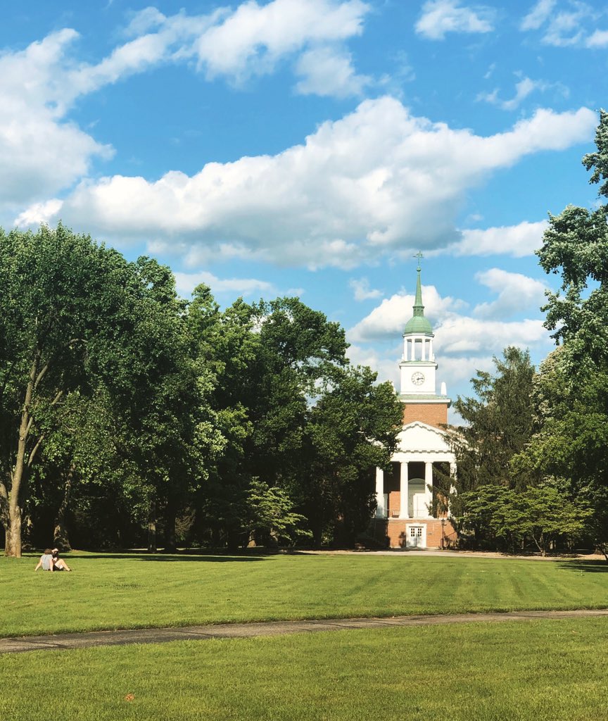 HC_Admission's tweet photo. On a day like this, when the temperatures dip into the 30s, we can’t help but think back to beautiful warm days like this one. 

Still, just about any time of year makes for a great campus visit. Rain, sun or snow. 😁💧☀️❄️ https://t.co/1EdhGQXBaJ