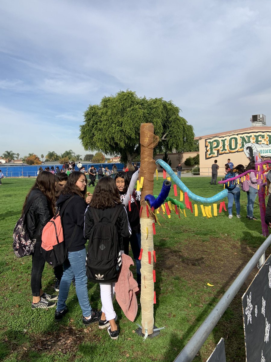 SussmanPioneers's tweet photo. Wonder Trees brought to you by Mrs. Chaves and her art/design students. #creatingthroughcollaboration #sussmanpioneers #downeyteacher #downeyunified #downeyunifiedschooldistrict https://t.co/TTOqIasqqu