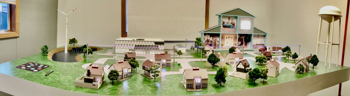 ORCLEnergyWater's tweet image. A panorama of the #ConnectedHub model at #OracleIIL (Oracle Industries Innovation Lab) today.