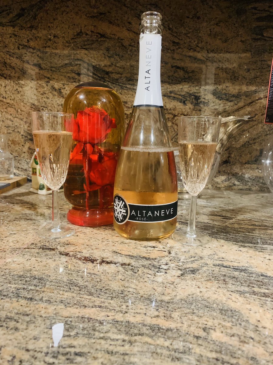 winegal🍷💃🏻 tweet media