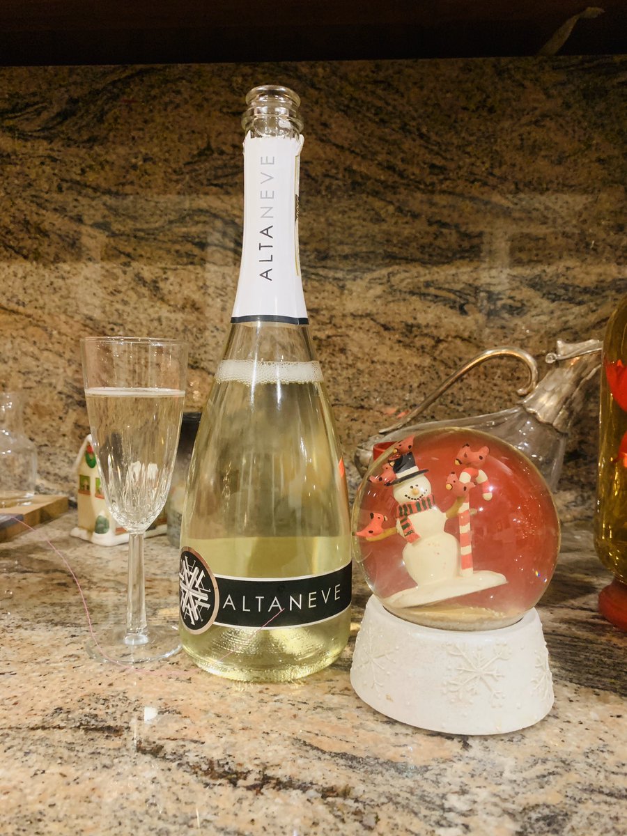 winegal🍷💃🏻 tweet media