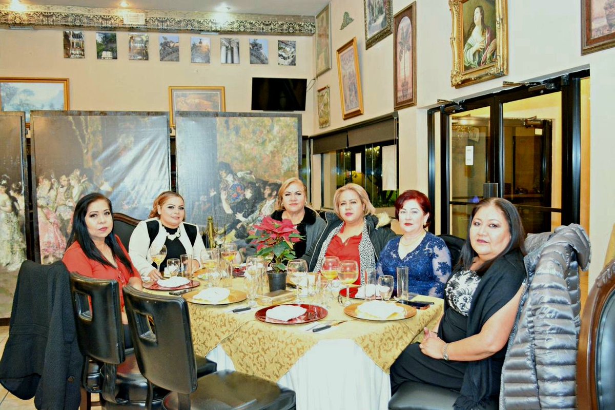 PatyPalaciosMx's tweet photo. Un gusto acompañar al grupo de Mujeres Empresarias de la Cámara de Comercio de #ValleHermoso en su posada 2019.
¡Muchas Gracias por la invitación!🎄🎀
#MujeresConVision #PatyPalacios #DiputadaCercaDeTi🦋 https://t.co/1qXHsE8v2o
