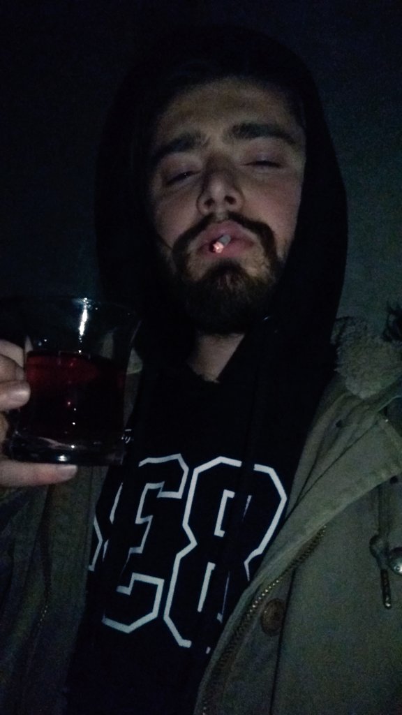 Gecesi olmayan iş tekliflerine açığım. Günaydın