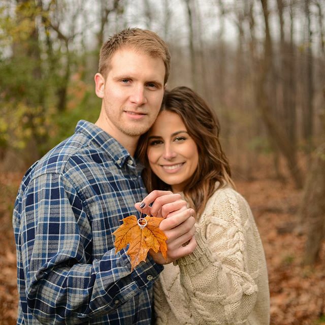 RichClose's tweet photo. Fall is a great time for engagement pictures. #engagement #family  #fallcolors #familyportrait  #farmingtonhills #closephoto @closerich https://t.co/hpRV4wKSv5