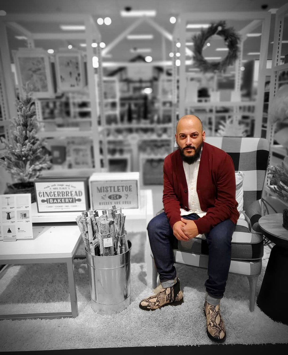 My Christmas Card! Lol
I love this chair!❤️❤️❤️❤️⛄️
Check out the boots! 🥾🥾
#LoveWhereYouWork #TARGET #HappyHolidays #targetstyle