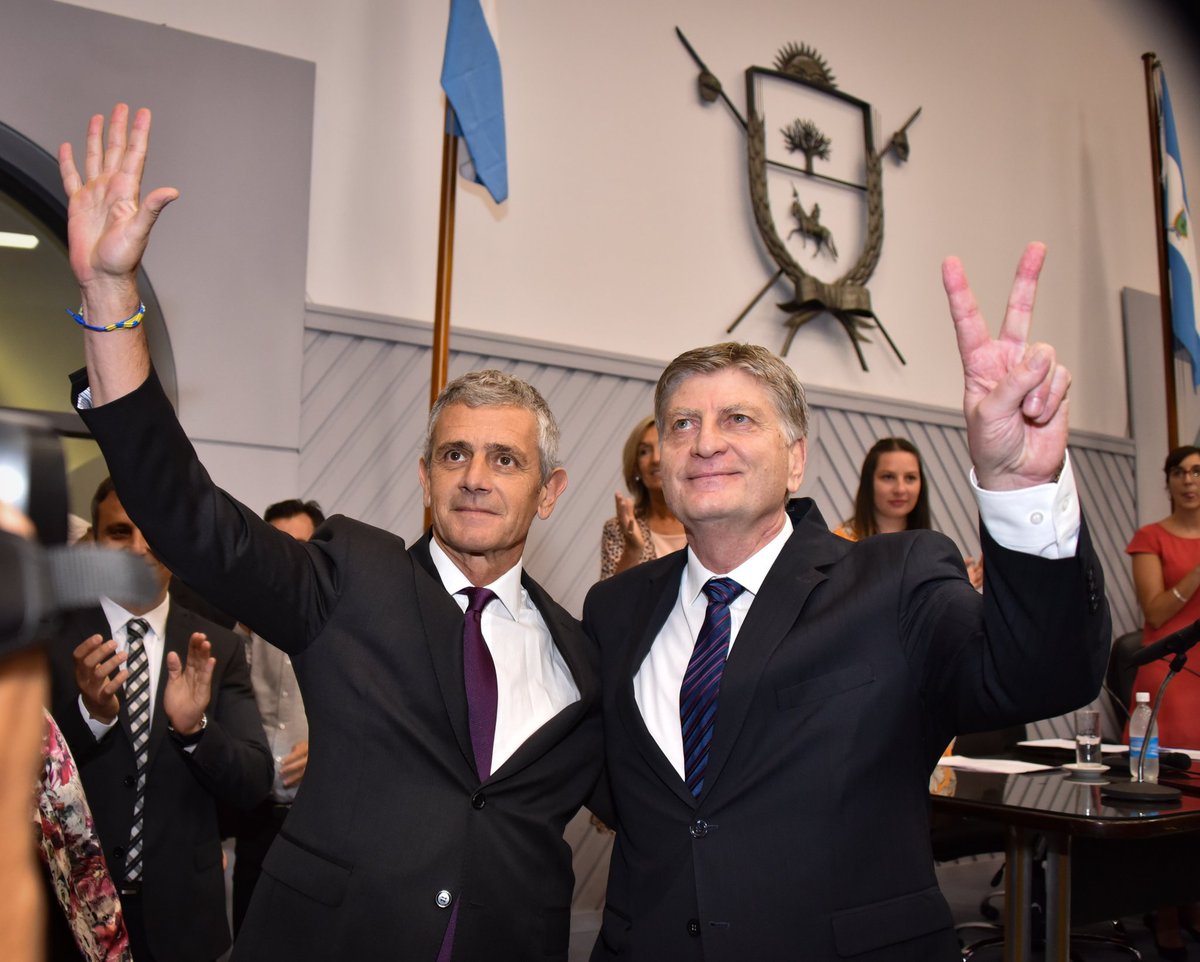 FernandaEAlonso's tweet photo. ¡ FELICITACIONES GOBERNADOR SERGIO ZILIOTTO ! 

Tenemos nuevo Gobernador las y los pampeanos, tenemos un nuevo gran equipo de gestión que lo acompañará en su tarea y tenemos garantizada la continuidad del #ProyectoVerna https://t.co/B8Ap6JSN6T