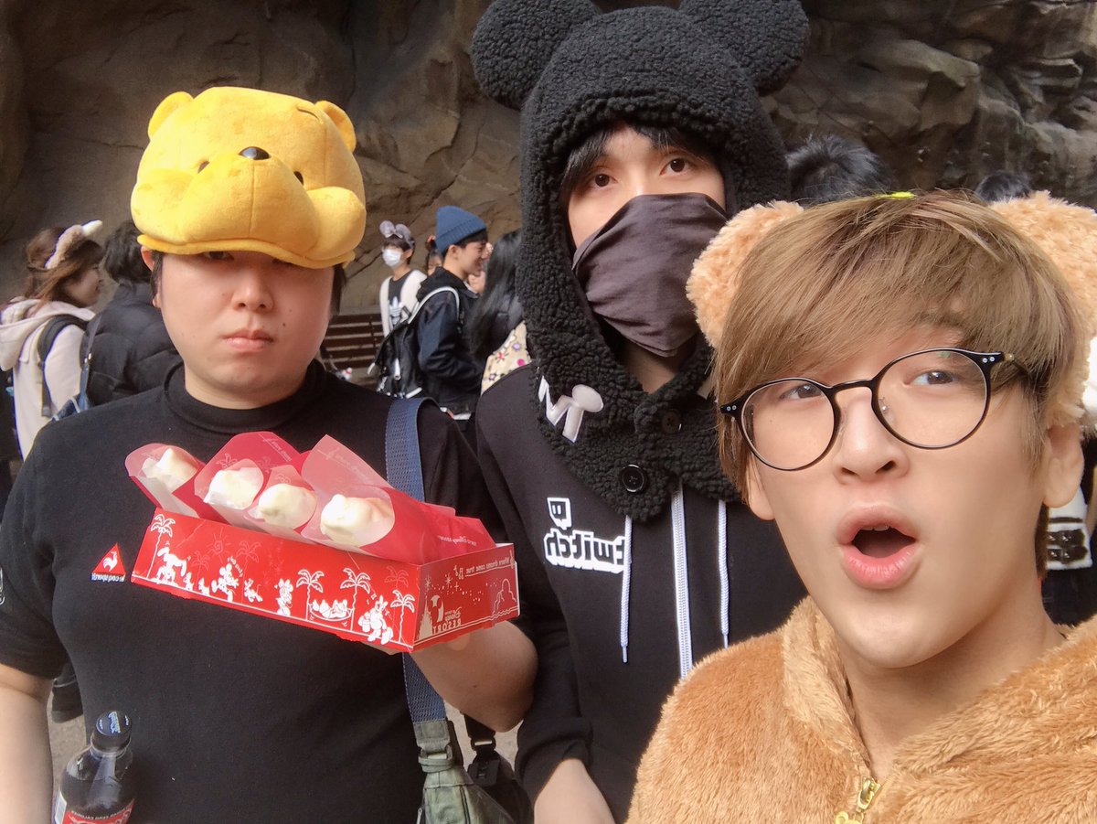 ディズニーシーに来てます